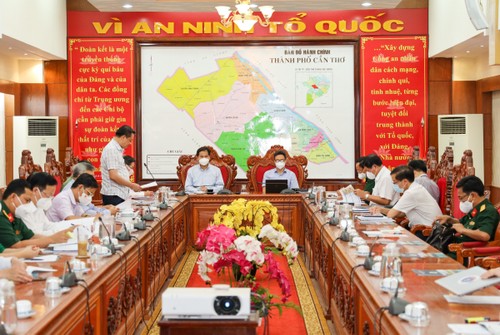 Vize-Premierminister Vu Duc Dam überprüft die Epidemie-Bekämpfung in Can Tho und Tra Vinh - ảnh 1