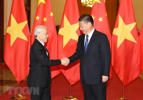 Vietnamesische Spitzenpolitiker schicken Glückwunsch zum Nationalfeiertag Chinas - ảnh 1