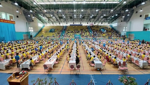 Fast 1100 Schachspieler beteiligen sich an nationaler Schachmeisterschaft für junge Leute 2022 - ảnh 1