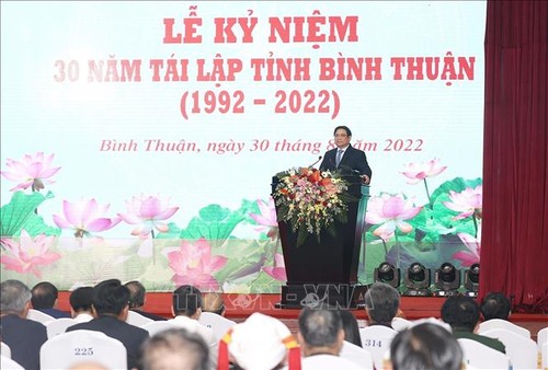 Premierminister Pham Minh Chinh nimmt an 30-jähriger Feier zur Wiedergründung der Provinz Binh Thuan teil - ảnh 1