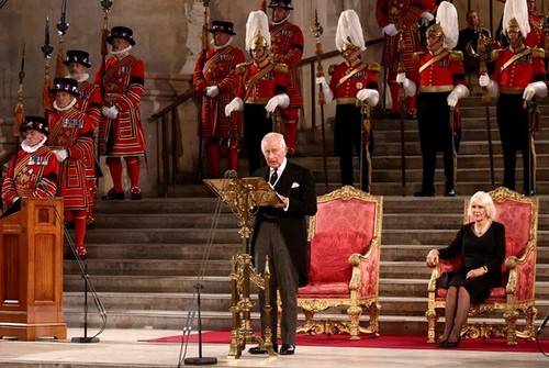 König Charles III. hält seine Antrittsrede vor dem Parlament - ảnh 1