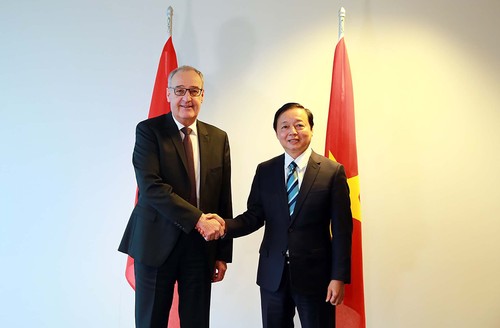 Vizepremierminister Tran Hong Ha trifft Politiker in der Schweiz - ảnh 1