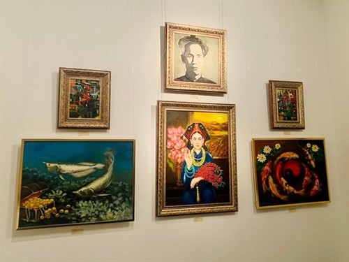 Bilder des Malers Le Quang im Kunstmuseum ausgestellt - ảnh 1