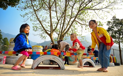 „Spielplatz der Integration” bringt Kindern mit Behinderungen Freude - ảnh 2