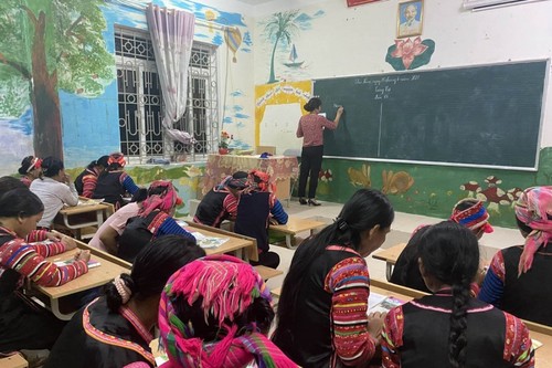 Alphabetisierungskurse in der Grenzgemeinde Can Ho - ảnh 2