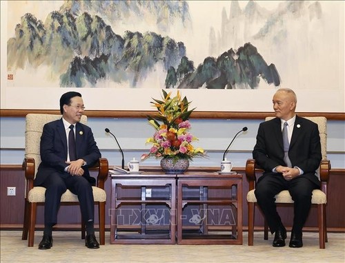 Staatspräsident Vo Van Thuong trifft Leiter des Generalsekretariats der KP Chinas Cai Qi - ảnh 1