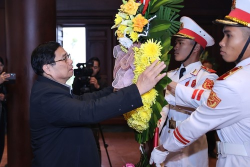 Premierminister Pham Minh Chinh nimmt an Einweihung von vier wichtigen Verkehrsprojekten teil - ảnh 1