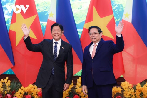 Premierminister Pham Minh Chinh trifft den philippinischen Präsidenten Ferdinand Marcos Jr. - ảnh 1