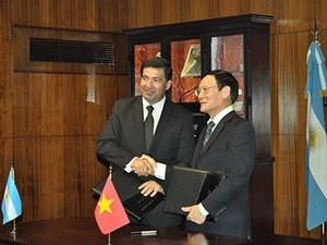 Vietnam dan Argentina menanda-tangani permufakatan kerjasama pabean - ảnh 1