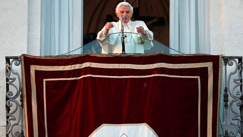 Paus Benediktus XIV resmi meletakkan jabatan - ảnh 1
