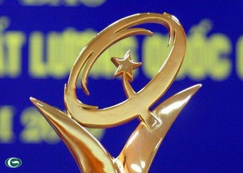 Memberikan penghargaan kualitas nasional 2012 kepada 67 badan usaha - ảnh 1