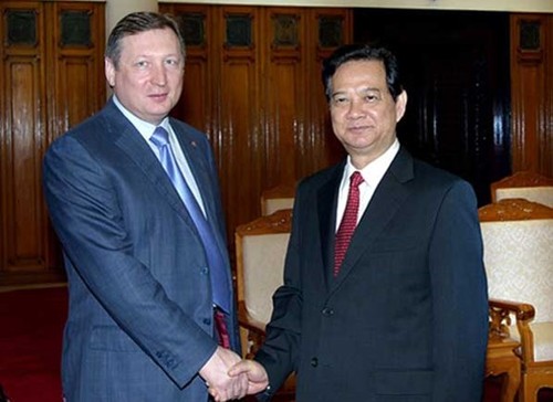 PM Nguyen Tan Dung menerima Direktur Jenderal Grup Migas Rusia - ảnh 1
