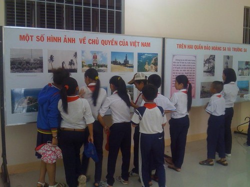 Provinsi Khanh Hoa terus mengadakan pameran foto mobil tentang kepulauan Truong Sa - ảnh 1