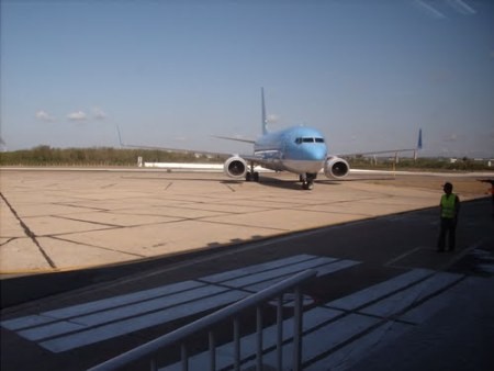 Kuba berencana membuka jalur penerbangan baru ke AS - ảnh 1