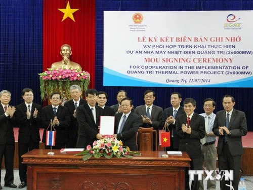 Menandatangani permufakatan kerjasama Proyek Pabrik Termolistrik Quang Tri - ảnh 1