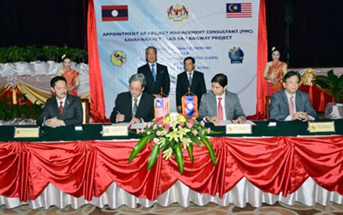 Laos dan Malaysia melakukan kerjasama tentang transportasi dan perhubungan - ảnh 1