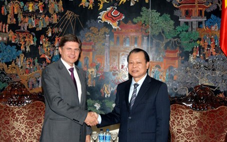 Deptui PM Vietnam, Vu Van Ninh menerima Ketua Bank JP Morgan - ảnh 1