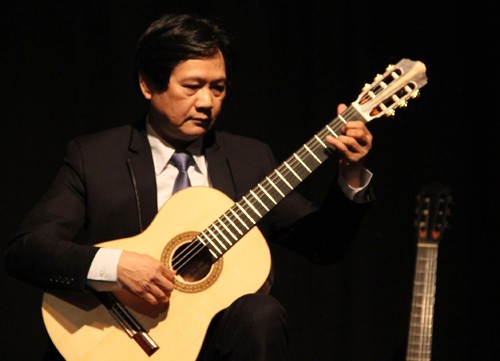 Lagu rakyat Vietnam dimuliakan di Kontes Gitar Internasional –tahun 2014 di Jerman - ảnh 1