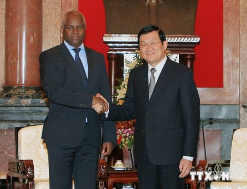 Presiden Truong Tan Sang menerima Menteri Dalam Negeri Angola - ảnh 1