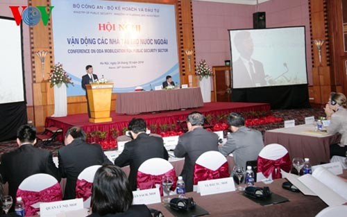 Kementerian Keamanan Publik Vietnam mengadakan konferensi untuk menggerakkan para donor asing - ảnh 1