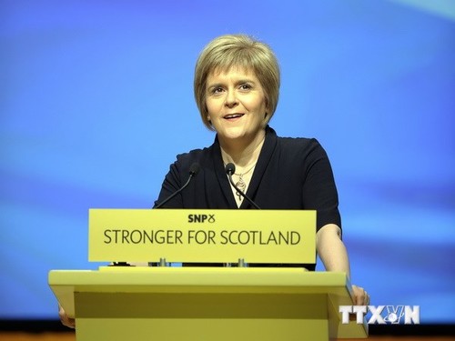 Ibu Nicola Sturgeon terpilih menjadi Gubernur baru Skotlandia - ảnh 1