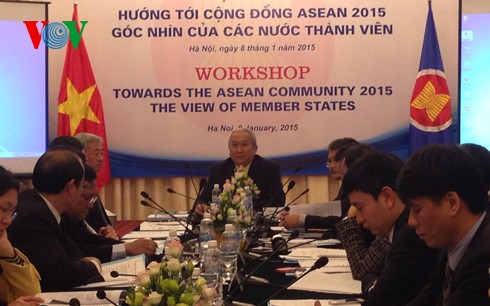 Vietnam memberikan sumbangan aktif dalam proses pembangunan Komunitas ASEAN - ảnh 1