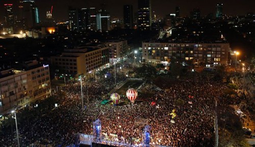 Israel: Puluhan ribu orang melakukan demonstrasi untuk memprotes PM Netanyahu - ảnh 1