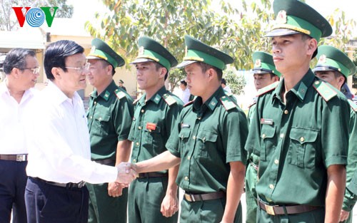 Presiden Vietnam, Truong Tan Sang melakukan kunjungan kerja di provinsi Binh Thuan - ảnh 1
