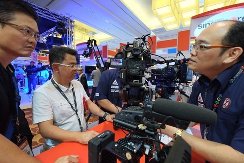 Vietnam menghadiri pameran teknologi komunikasi terbesar di Asia - ảnh 1