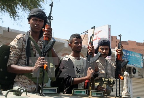 Pasukan pendukung Pemerintah Yaman merebut kembali pelabuhan strategis Aden - ảnh 1
