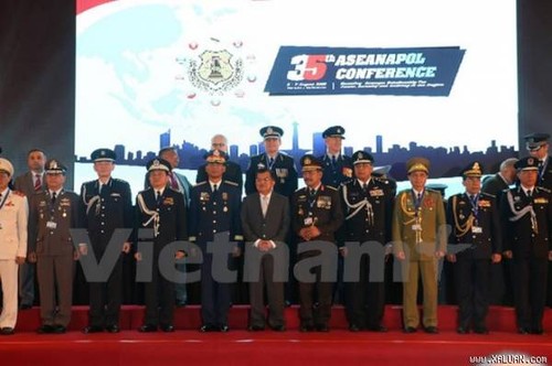 Polisi negara-negara ASEAN memperkuat kerjasama untuk menjamin keamanan kawasan - ảnh 1