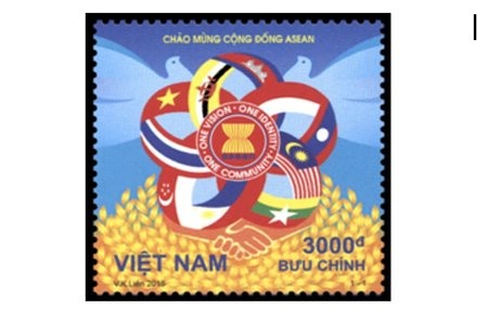 Mengedarkan perangko baru untuk “Menyambut komunitas ASEAN” - ảnh 1