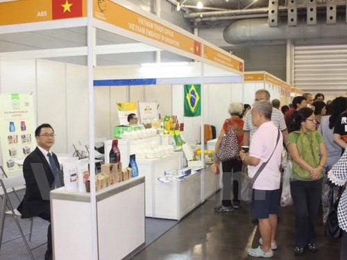 Vietnam menghadiri pekan raya makanan terbesar di kawasan di Singapura - ảnh 1