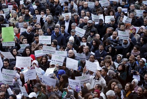 Komunitas Muslim di Italia melakukan demonstrasi untuk melawan terorisme. - ảnh 1