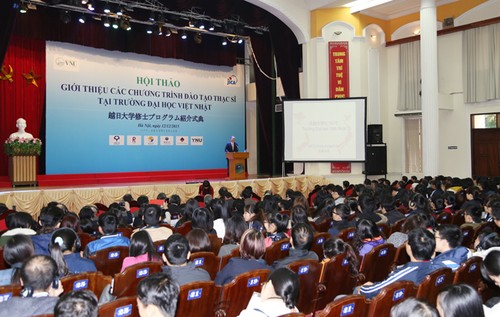 Universitas Vietnam-Jepang dan Universitas Nasional Hanoi resmi menggelarkan program-program pendidikan pertama  - ảnh 1