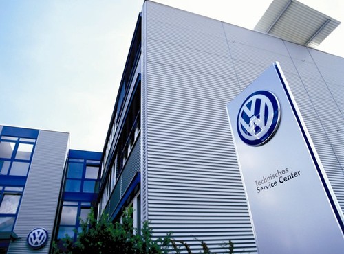 300 investor di seluruh dunia mengajukan gugatan kepada Volkswagen - ảnh 1