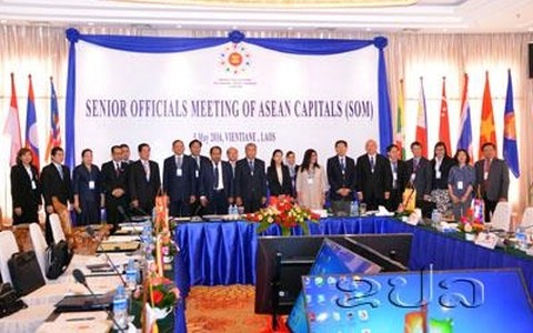 Pejabat senior Ibukota negara-negara ASEAN membahas masalah kerjasama bersama - ảnh 1