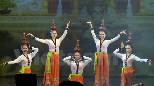 Festival budaya untuk memperingati ultah ke-20 penggalangan hubungan Rusia-ASEAN - ảnh 1