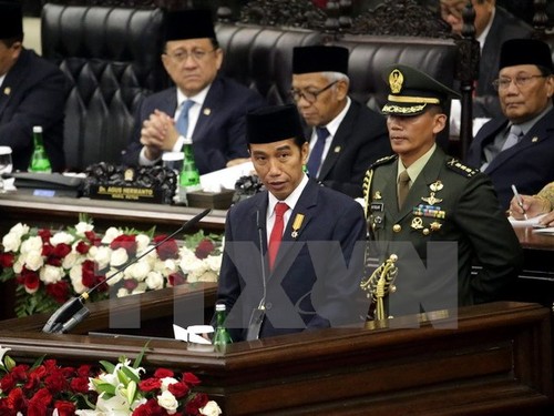 Presiden Indonesia menekankan 3 tantangan dalam pesan Hari Kemerdekaan - ảnh 1
