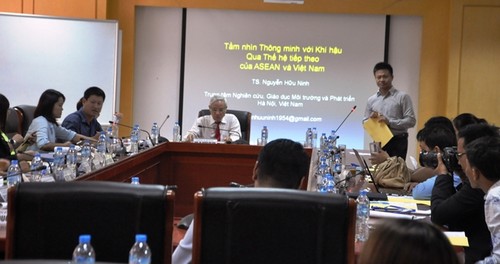 Kursus pelatihan tentang perubahan iklim untuk kalangan wartawan ASEAN - ảnh 1