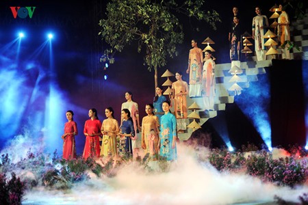 Pembukaan Festival “Ao Dai” Hanoi - ảnh 1