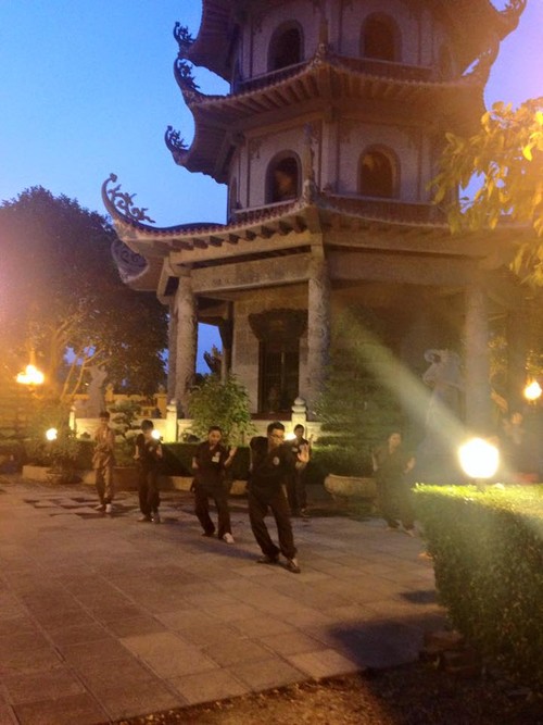 Mengunjungi satu kursus main silat di pagoda Bang A, kota Hanoi - ảnh 7