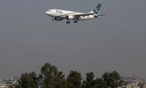 Pakistan menemukan 21 jasad di tempat kejadian jatuhnya pesawat militer - ảnh 1