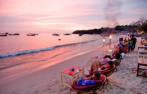 Vietnam ikut serta dalam Festival Laut ke-5 di Kamboja - ảnh 1