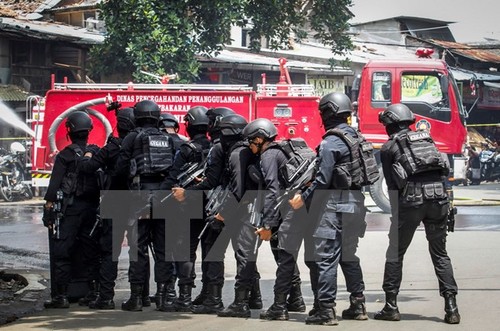 Pelaku serangan bom di kota Bandung, Indonesia dicurigai terlibat dengan IS - ảnh 1