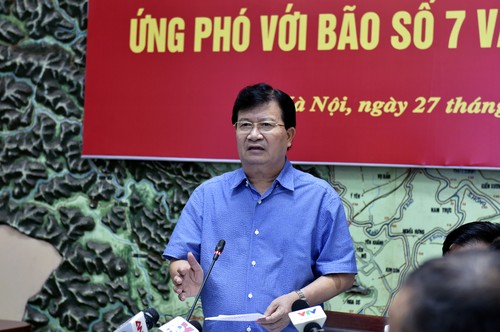  Deputi PM Pemerintah Vietnam, Trinh Dinh Dung memimpin konferensi penghadapan taufan nomor 7, banjir dan hujan pasca taufan - ảnh 1