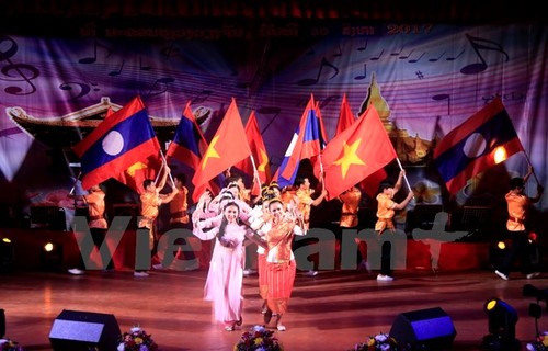 55 tahun hubungan Vietnam-Laos: Kesan pada malam babak final Kontes mencipta lagu tentang hubungan Laos-Vietnam - ảnh 1