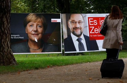 Para pemilih Jerman mulai memberikan suara pada pemilu Parlemen Federal - ảnh 1