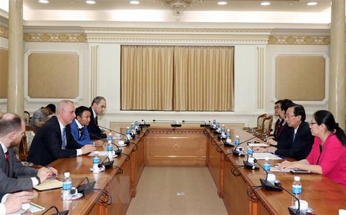 Pimpinan Kota Ho Chi Minh menerima Deputi Menlu Belarus - ảnh 1
