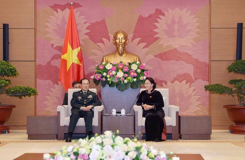 Memperkuat kerjasama pertahanan Vietnam-Tiongkok - ảnh 1
